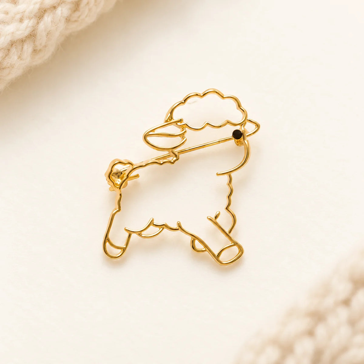Sheep Brooch Gold Tone Hollow Zinc Alloy Animal Pin Fashion Brooch Pin SWANS