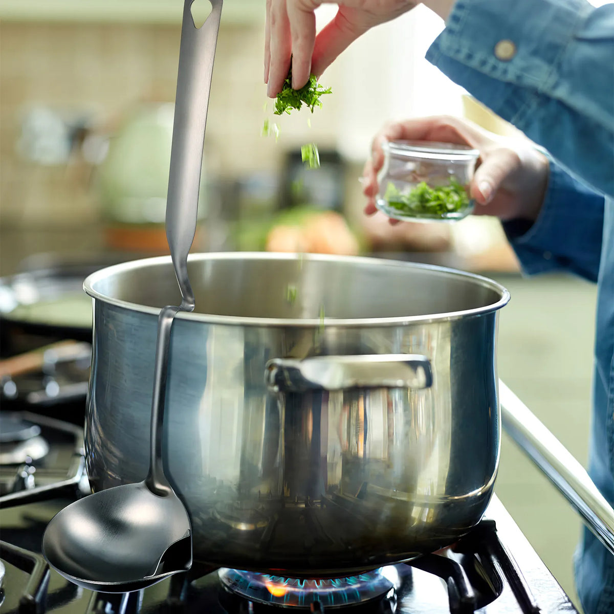 Stainless Steel Oil Skimmer Soup Ladle & Fat Separator Spoon Oil Skimmer Ladle SWANS